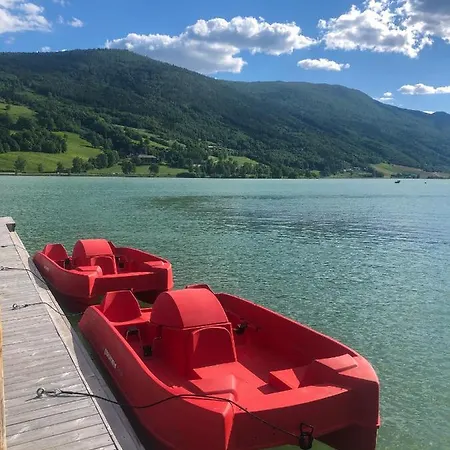 ロッジ Vagavatnet Feriesenter